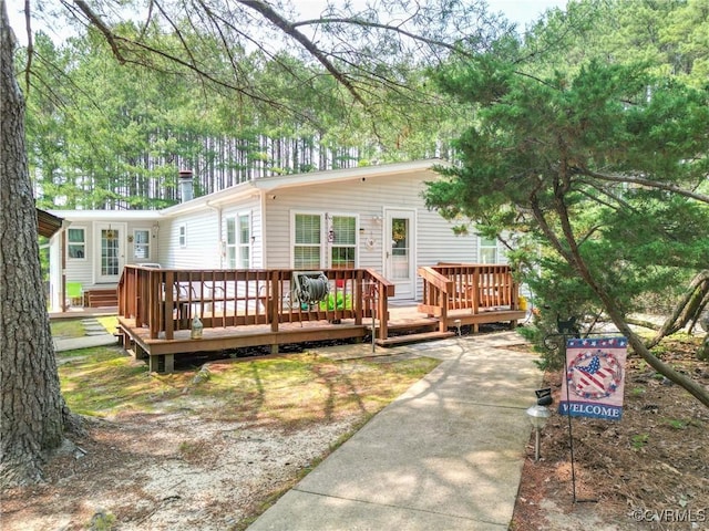 967 Ampthill Rd, Cartersville, VA 23027 - back of property with a deck