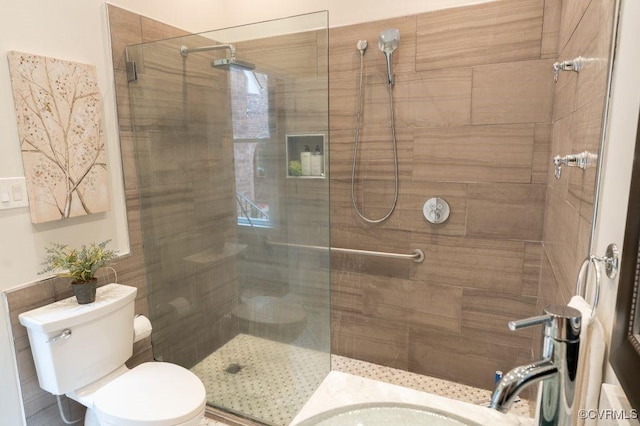 9307 Oak Trl, Ashland, VA 23005 - bathroom featuring a tile shower and vanity