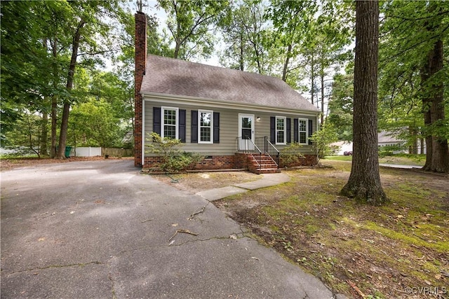 4605 Kingsrow Ct, Glen Allen, VA 23060 - view of front of property with a chimney and driveway