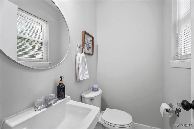 5908 Meadwood Cir, Chesterfield, VA 23234 - bathroom with toilet and a sink