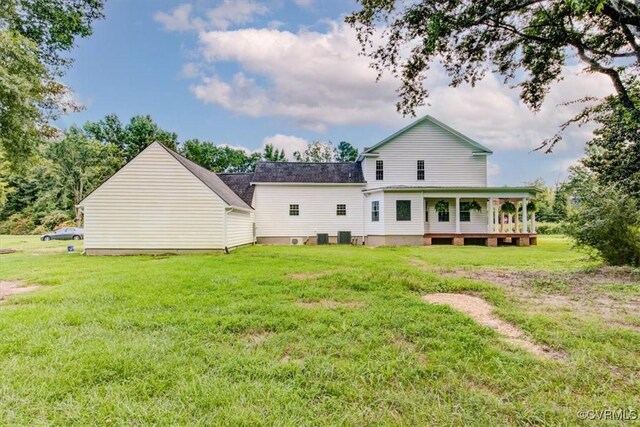 12309 Main St, Stony Creek, VA 23882 - back of property with a lawn