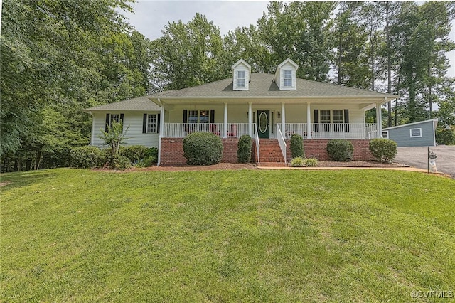 10151 W Providence Rd, North Chesterfield, VA 23236 - view of front of property with covered porch and a front lawn