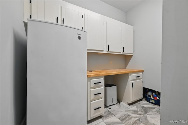 99 Oak Hill Rd, Cumberland, VA 23040 - office space featuring light marble finish floors and built in study area