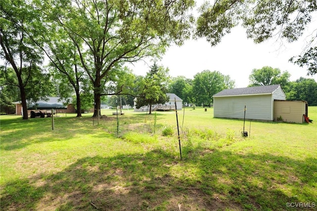 2000 Point Of Rocks Rd, Chester, VA 23836 - view of green lawn with an outdoor structure