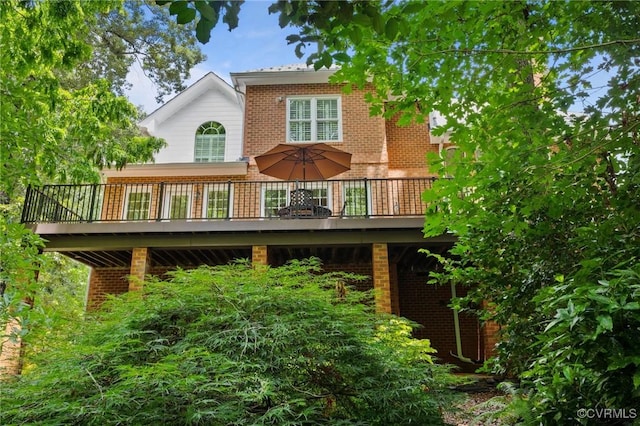 9261 Royal Grant Dr, Hanover, VA 23116 - back of property with brick siding and a deck
