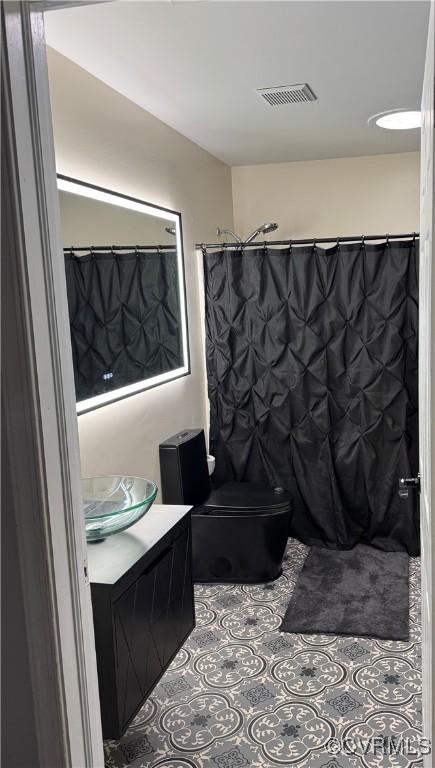 31368 Old Dawn Rd, Hanover, VA 23069 - full bathroom with vanity and tile patterned floors