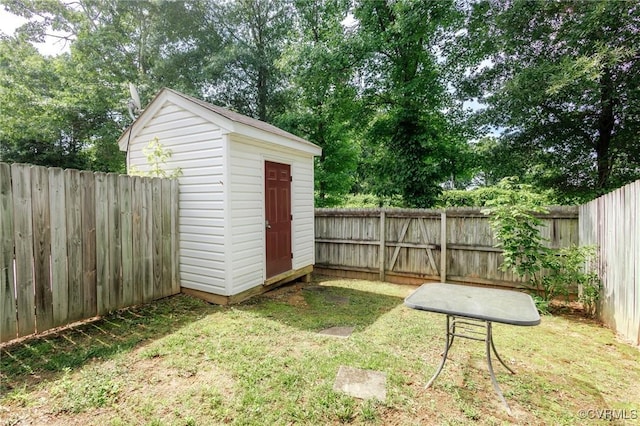 405 Hollybrook Ridge Ln, Richmond, VA 23223 - fenced backyard featuring a storage shed and view of scattered trees