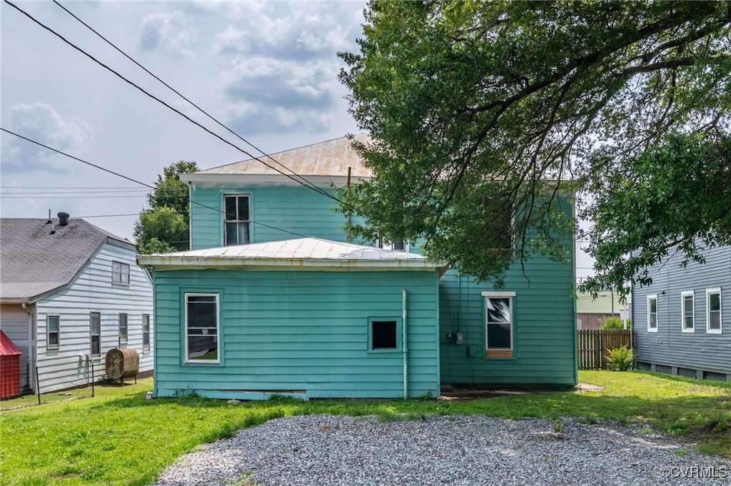 209 E Virginia Ave, Crewe, VA 23930 - rear view of house