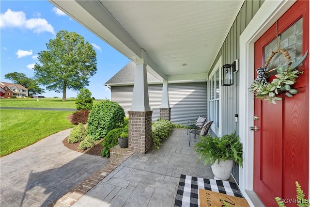 11561 Smokehouse Dr, Amelia Courthouse, VA 23002 - covered porch with a lawn