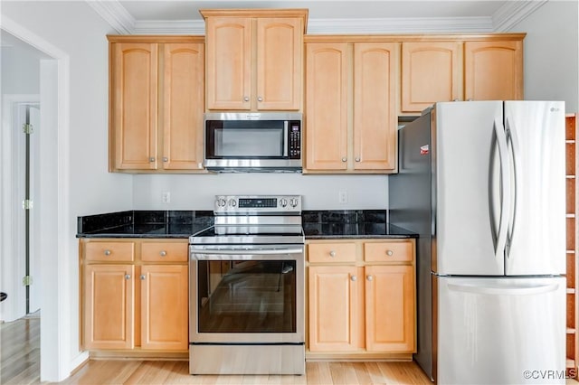600 Krim Point Loop, Midlothian, VA 23114 - kitchen with appliances with stainless steel finishes, light brown cabinets, ornamental molding, dark stone countertops, and light wood-style flooring