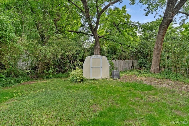 1708 Westwood Ave, Richmond, VA 23227 - view of yard featuring a storage shed