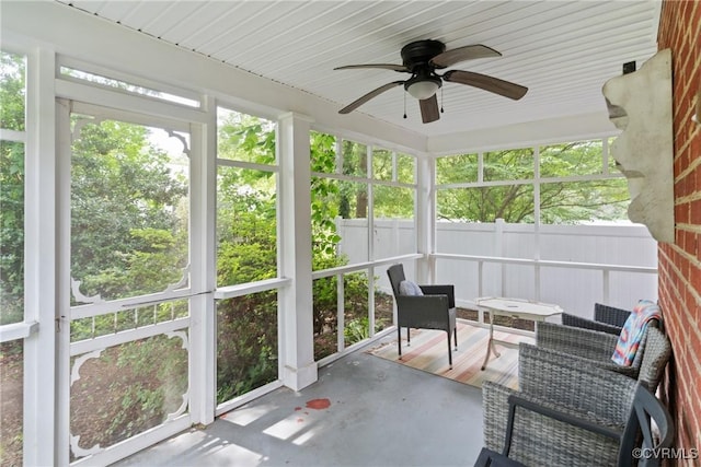 1012 Ridgecliff Dr, Richmond, VA 23224 - sunroom featuring a ceiling fan