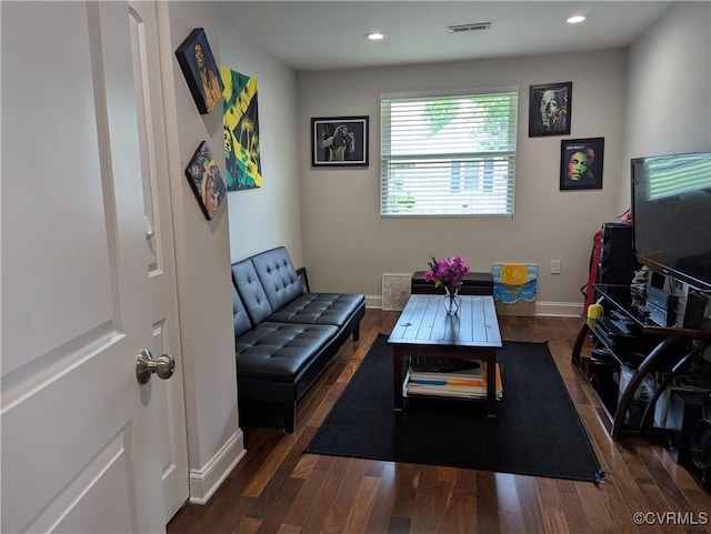 186 Piedmont Ave, Colonial Heights, VA 23834 - living room featuring wood finished floors and recessed lighting