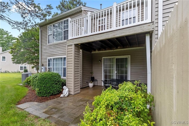4855 Cypress Point Cir Unit 104, Virginia Beach, VA 23455 - property entrance featuring a yard and a patio