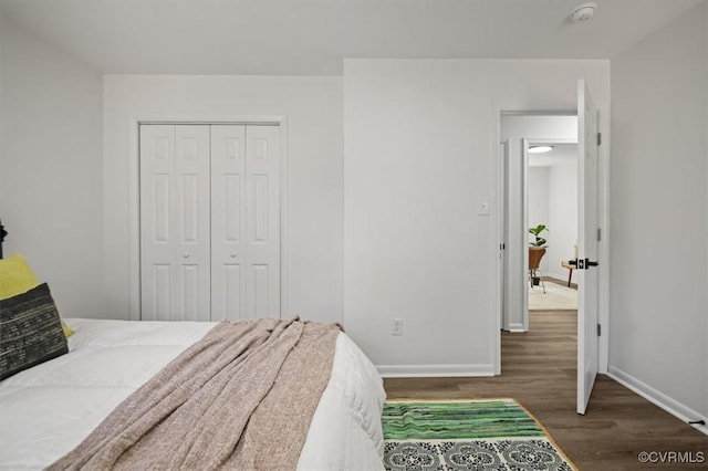 419 Marblethorpe Rd, North Chesterfield, VA 23236 - bedroom with wood finished floors and a closet