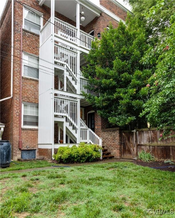 619 Roseneath Rd Unit U21, Richmond, VA 23221 - view of property featuring stairs