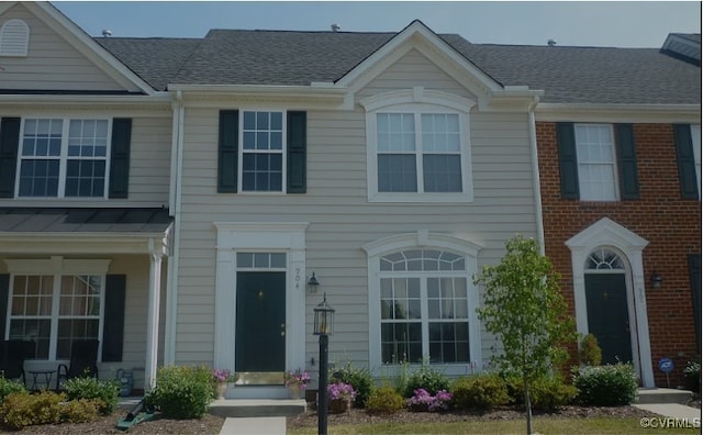 904 Pale Moon Dr, Glen Allen, VA 23059 - view of property featuring a shingled roof