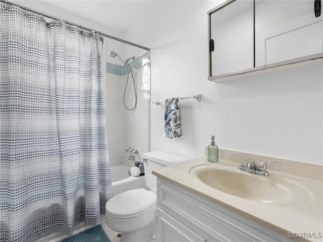 1627 Skipwith Rd, Henrico, VA 23229 - full bath with shower / bath combo with shower curtain and vanity