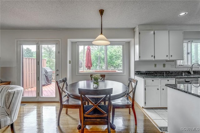2711 Robson Ct, Henrico, VA 23233 - dining area featuring a textured ceiling and recessed lighting