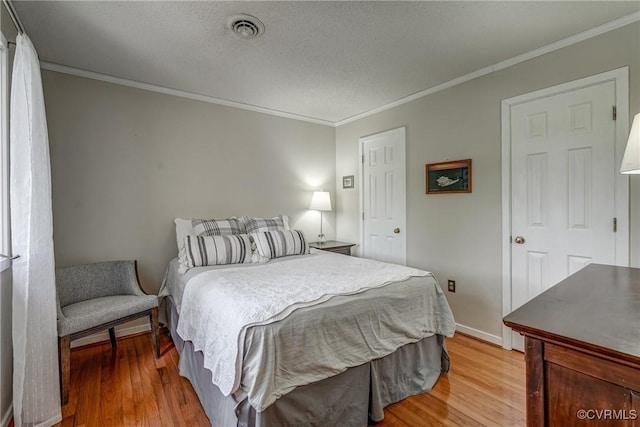 2711 Robson Ct, Henrico, VA 23233 - bedroom featuring light wood-style floors and crown molding