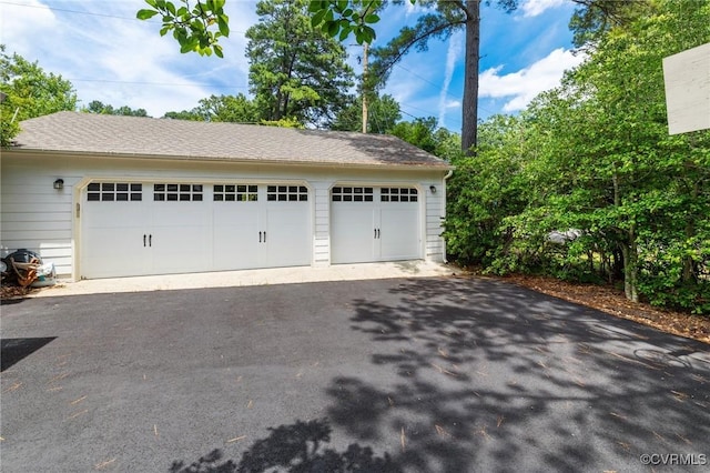 8950 Bellefonte Rd, Henrico, VA 23229 - view of detached garage