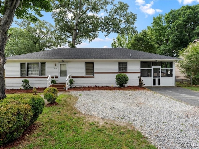 3204 Evergreen Ave, Hopewell, VA 23860 - single story home with a sunroom and driveway