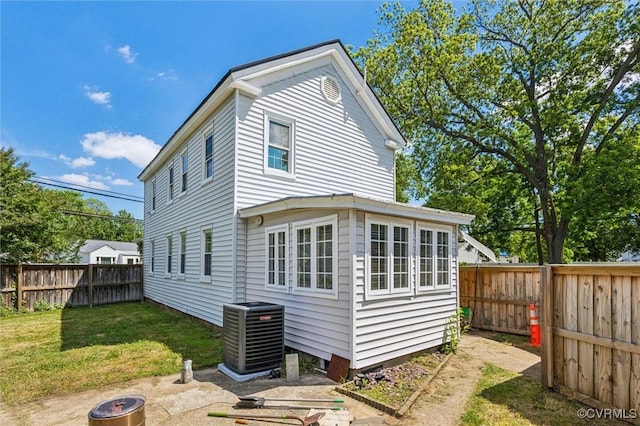 3608 Shell Rd, Newport News, VA 23661 - back of property with an outdoor fire pit and a fenced backyard