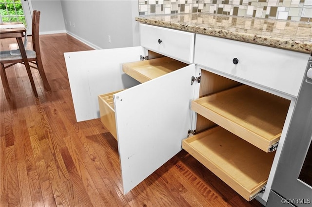 3110 Lake Shire Ct Unit 3110, Richmond, VA 23235 - detailed view of wood finished floors and tasteful backsplash