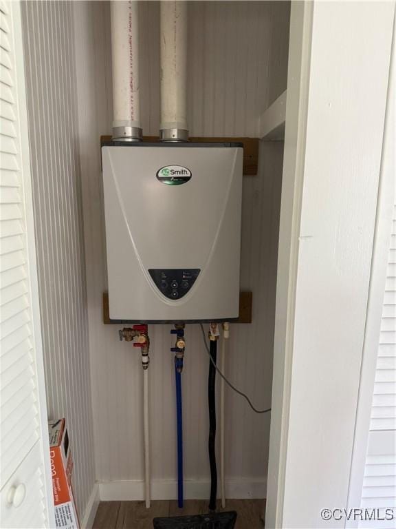 616 Long Point Ln, Topping, VA 23169 - utilities featuring tankless water heater