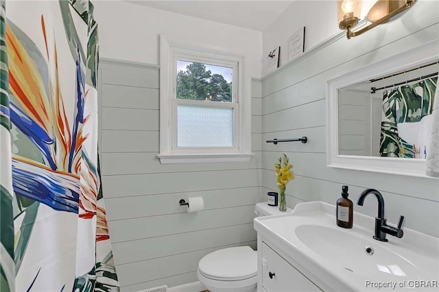 7284 Farinholt St, Gloucester, VA 23061 - bathroom featuring vanity and curtained shower