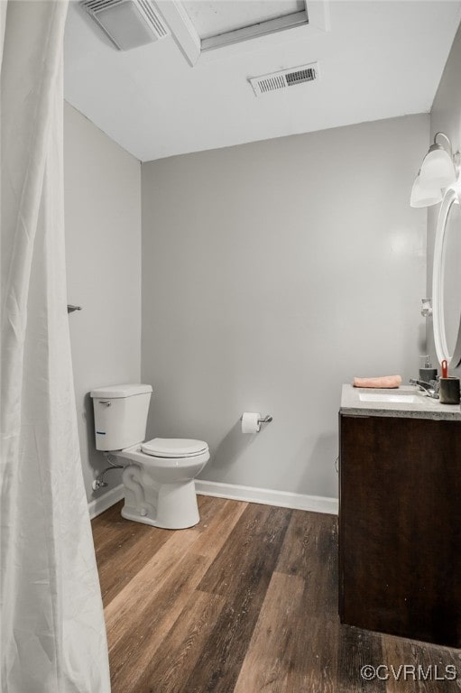 3315 Romancoke Ave, West Point, VA 23181 - full bath with vanity and wood finished floors