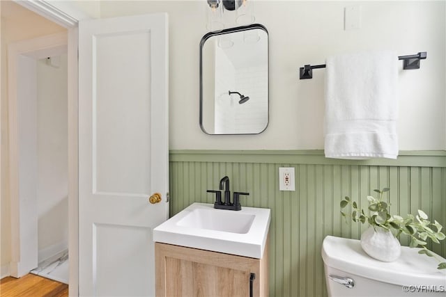 8467 Shady Grove Rd, Mechanicsville, VA 23116 - bathroom featuring a wainscoted wall and vanity