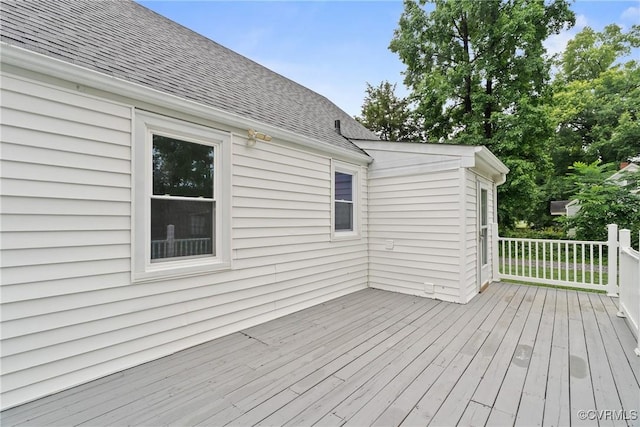 8467 Shady Grove Rd, Mechanicsville, VA 23116 - view of wooden terrace