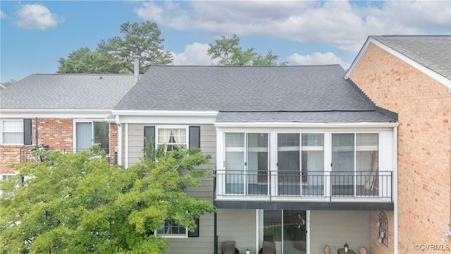21 Rock Garden Ln, Henrico, VA 23228 - back of property featuring a balcony and a shingled roof