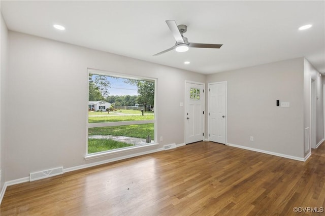 8238 Lansdowne Rd, Mechanicsville, VA 23116 - spare room featuring wood finished floors, ceiling fan, and recessed lighting