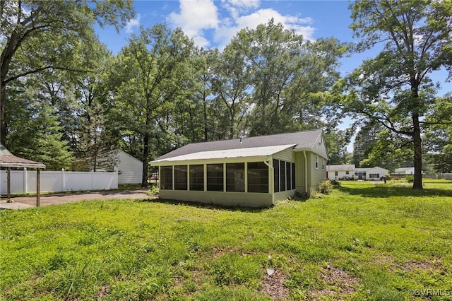 8238 Lansdowne Rd, Mechanicsville, VA 23116 - rear view of house with a sunroom