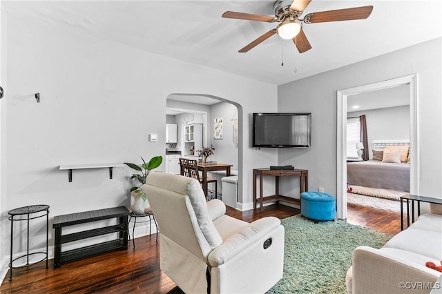 1426 Overlook St, Ampthill, VA 23224 - living room featuring arched walkways, wood finished floors, and a ceiling fan