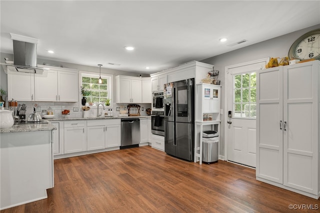 12900 Spring Run Rd, Midlothian, VA 23112 - kitchen featuring appliances with stainless steel finishes, plenty of natural light, white cabinets, dark wood-style flooring, and recessed lighting