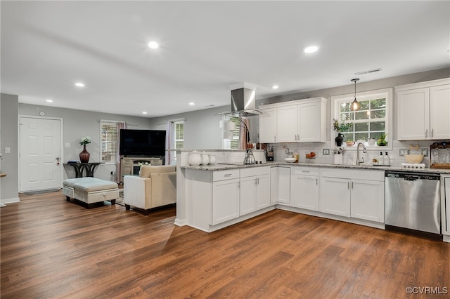 12900 Spring Run Rd, Midlothian, VA 23112 - kitchen featuring dishwasher, a peninsula, dark wood finished floors, open floor plan, and recessed lighting