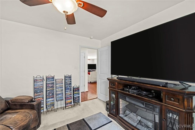 9949 Reymet Ct, North Chesterfield, VA 23237 - carpeted living room featuring a ceiling fan