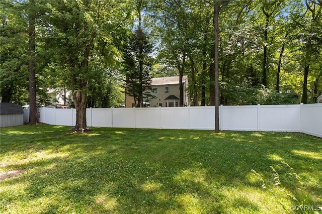6521 N Midview Rd, Henrico, VA 23231 - fenced backyard featuring a storage shed
