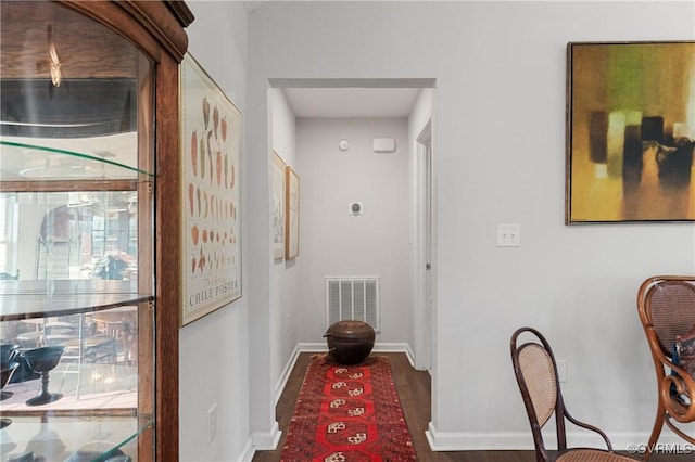 4473 Pin Oak Rd, Prospect, VA 23960 - corridor featuring baseboards