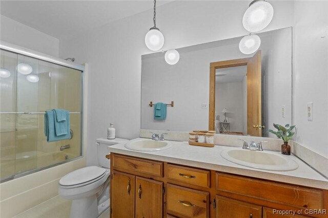 11192 Eventide Ln, Gloucester, VA 23061 - full bath with double vanity and enclosed tub / shower combo
