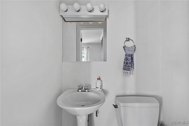 10 Skipwith Green Cir, Henrico, VA 23294 - bathroom with toilet and a sink