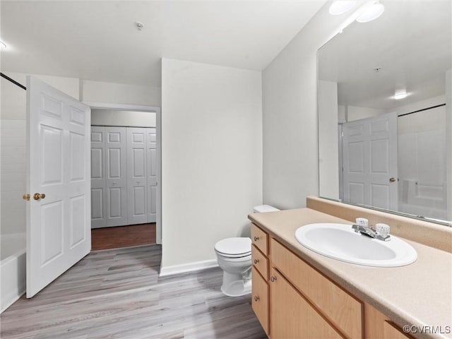 624 Bristol Village Dr Unit 302, Chesterfield, VA 23114 - full bath featuring vanity, wood finished floors, and bathing tub / shower combination