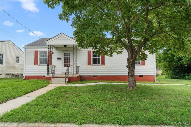 200 Hargrave Ave, Colonial Heights, VA 23834 - view of front of property with crawl space and a front yard