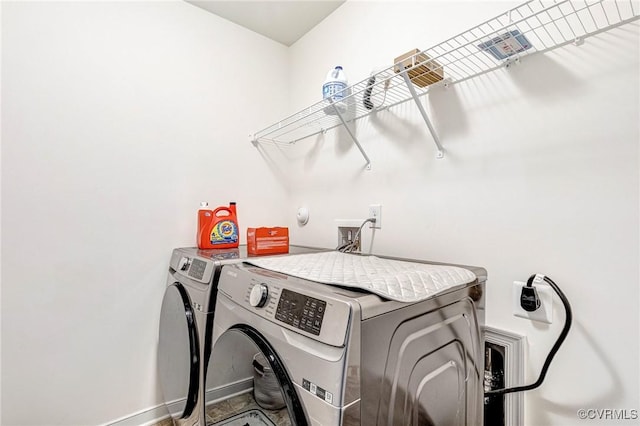 236 Central Pkwy, Aylett, VA 23009 - laundry room with washing machine and clothes dryer and baseboards