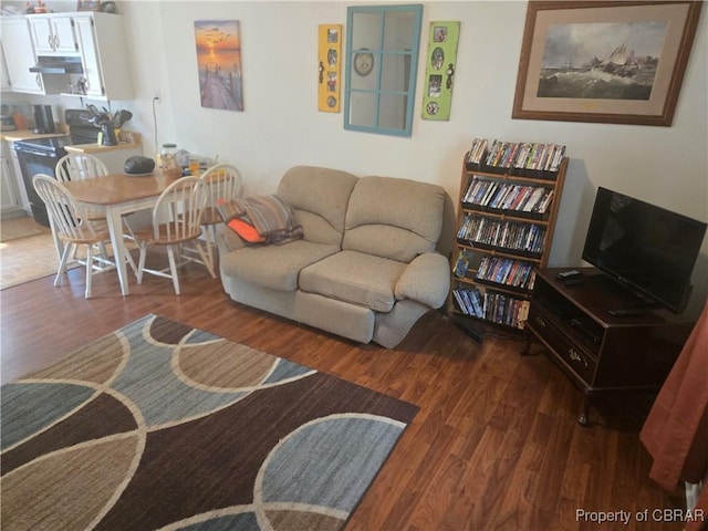 231 Fox Point Rd, Reedville, VA 22539 - living area with wood finished floors