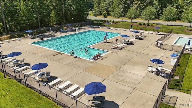 1954 Kennington Park Rd, Aylett, VA 23009 - community pool with a patio