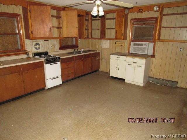 40 Poplar Dr, Hartfield, VA 23071 - photo 12